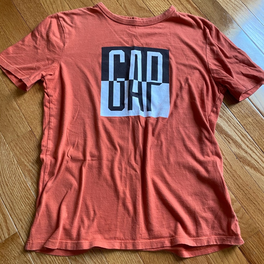 Gap tshirt